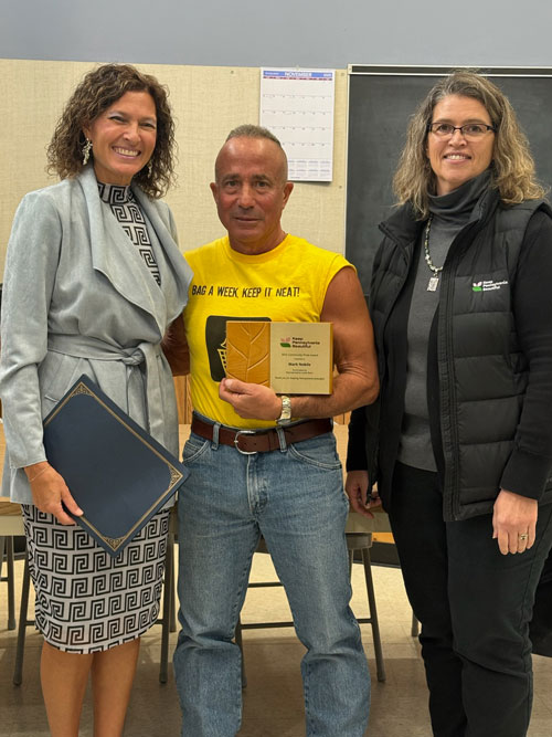 Rep. Leslie Rossi (R-Westmoreland) and Heidi Pedicore of Keep Pennsylvania Beautiful presented Mark Nobile with the Keep Pennsylvania Beautiful Community Pride Award in recognition of more than 30 years of volunteer work keeping local roadways clean.